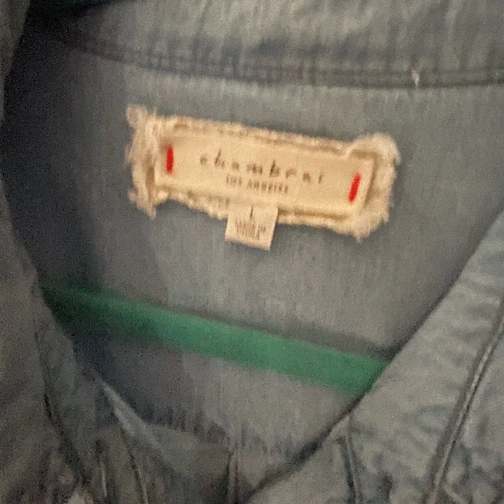 Chambrai ~ Soft & comfortable lightweight Chambray Denim Top, Size L… 💙￼ - Picture 2 of 7